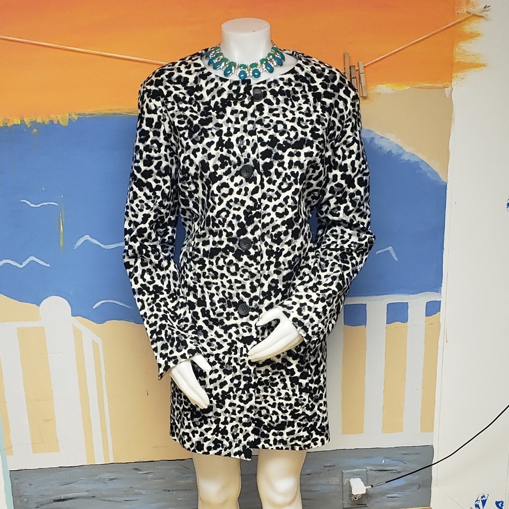 Signature collection linen snow leopard coat & leggins